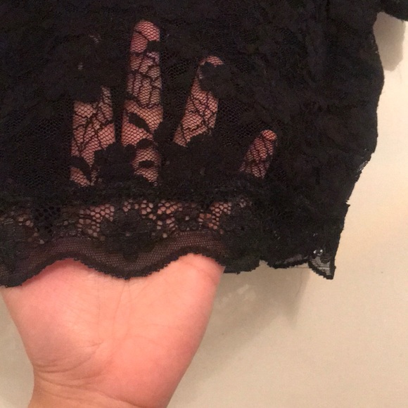 Lace black crop top with exposed back short sleeve - Picture 6 of 6